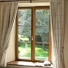 Learns your schedule - Curtain with windows